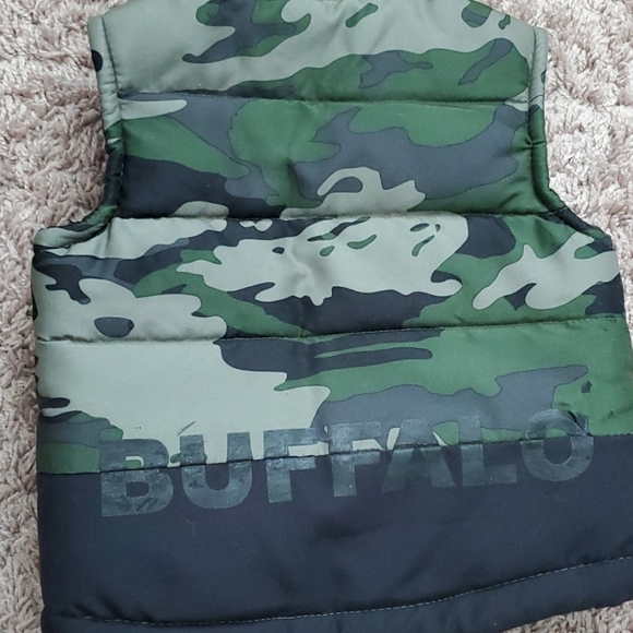 Baby Boy Buffalo David Camo Vest and Jeans - Picture 6 of 7